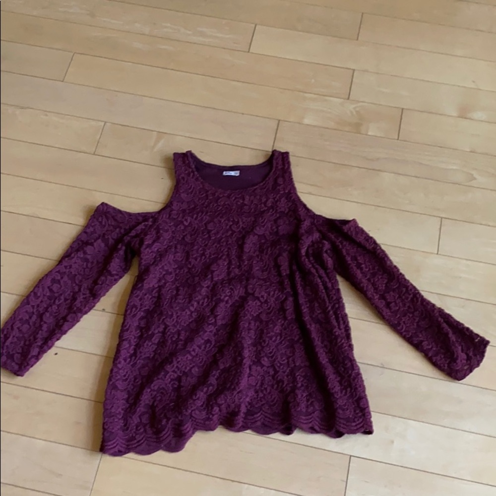 Off the shoulder long sleeve top